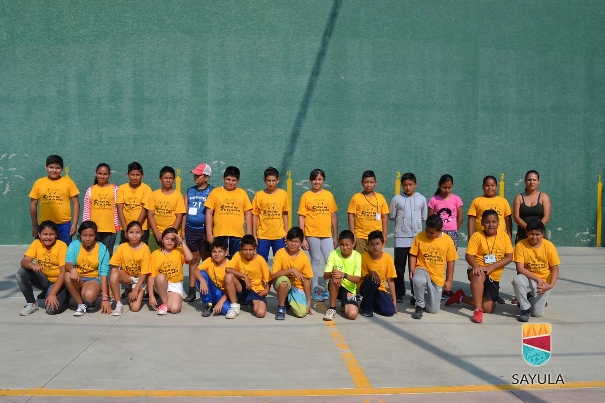 SayulaGob's tweet photo. Actividades recreativas, deportivas y lúdicas realizan los niños y niñas en los cursos de verano que se llevan a cabo en la unidad deportiva "Gustavo Díaz Ordaz", las cuales representan nuevos retos y el desarrollo de la confianza en sí mismos. #CursosdeVerano #Sayula https://t.co/co5tuxINJl