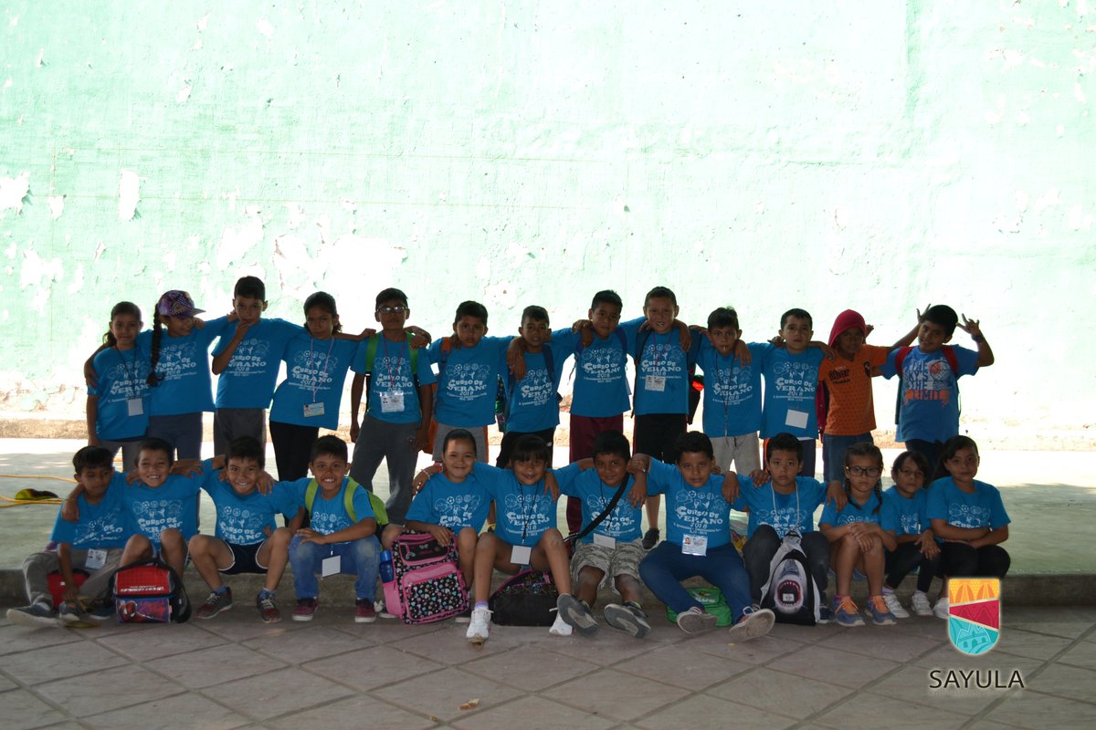 SayulaGob's tweet photo. Actividades recreativas, deportivas y lúdicas realizan los niños y niñas en los cursos de verano que se llevan a cabo en la unidad deportiva "Gustavo Díaz Ordaz", las cuales representan nuevos retos y el desarrollo de la confianza en sí mismos. #CursosdeVerano #Sayula https://t.co/co5tuxINJl