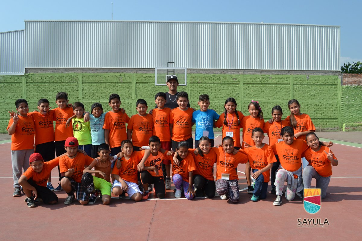 SayulaGob's tweet photo. Actividades recreativas, deportivas y lúdicas realizan los niños y niñas en los cursos de verano que se llevan a cabo en la unidad deportiva "Gustavo Díaz Ordaz", las cuales representan nuevos retos y el desarrollo de la confianza en sí mismos. #CursosdeVerano #Sayula https://t.co/co5tuxINJl