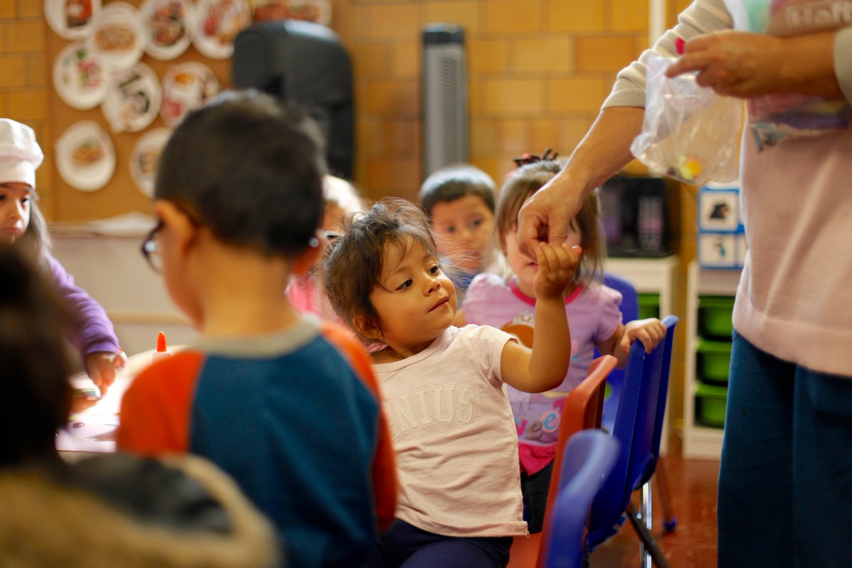 PeopleInEd's tweet photo. .@brilliant313 turns Detroit houses into homes for learning & connection for families with young children. The house in #SouthwestDetroit will host this year’s #RidaInstitute. Check out Brilliant Detroit’s work & stay tuned for Rida highlights! https://t.co/QIJvzxjsey
#Rida2018 https://t.co/EsWg4ZHIce