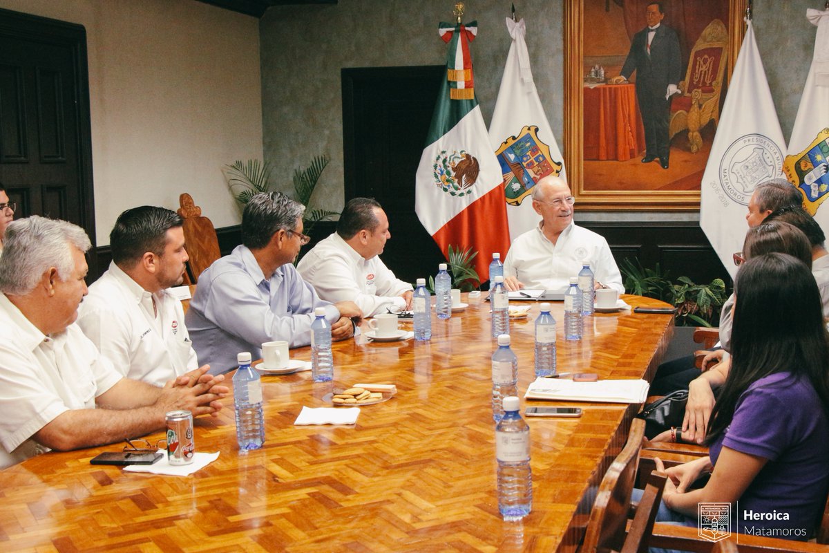 Queremos que nuestra Heroica #Matamoros continúe progresando, por eso, tuvimos una reunión con la Cámara Mexicana de la Industria de la #Construcción, donde platicamos temas importantes para el desarrollo de la ciudad #PorElMatamorosQueMerecemos
