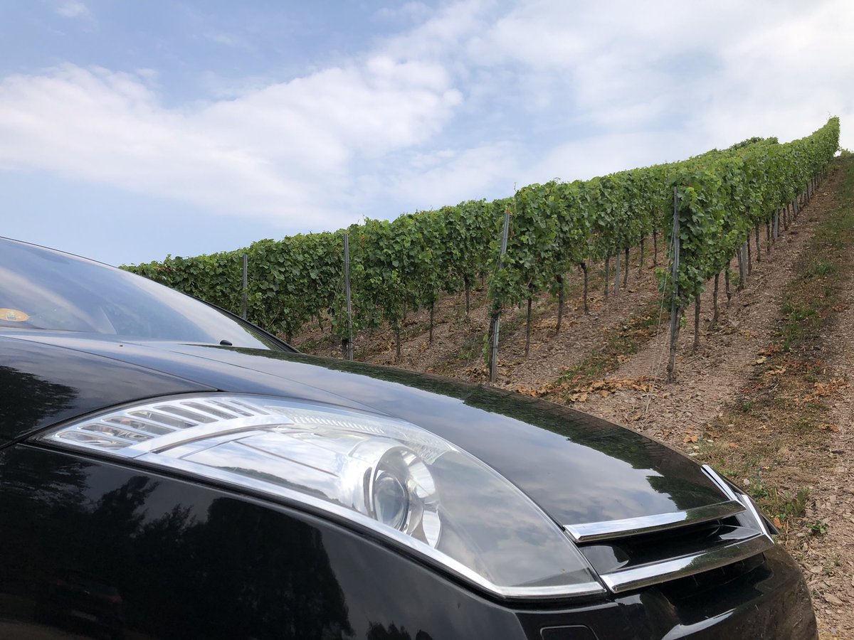 citroen_c6's tweet photo. Tout est une question de courbes et de lignes #CITROËN #C6 #doublechevron #vraiecitroën https://t.co/ySxV84ul3o