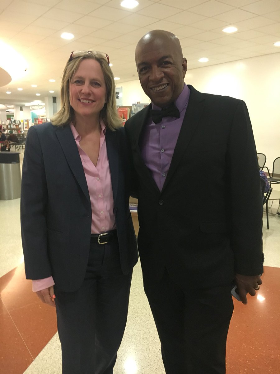 QPLNYC's tweet image. Happy 35th Anniversary @VideoMusicBox! Ralph McDaniels &amp;amp; @MelindaKatz are talking all things #HipHop right now at #CentralLibraryJamaica! #VMB35 #QLHipHop