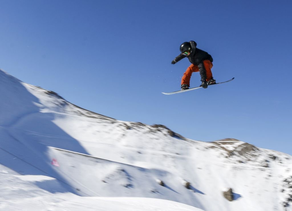 Too reckless for the lens - Ben Comber <a href="/MtHutt/">Mt Hutt</a> #nzsnowtours