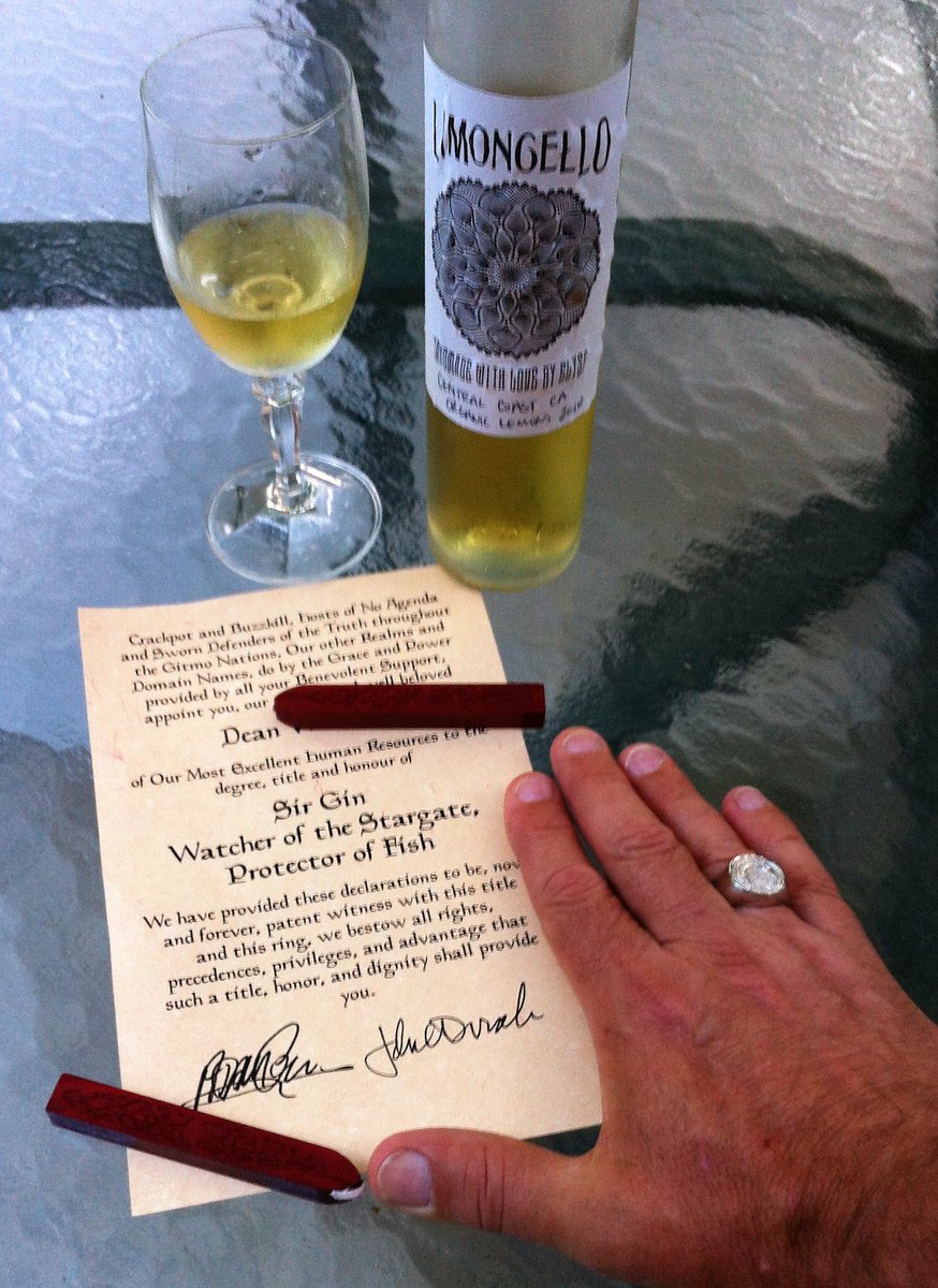 deanwo's tweet image. #ITM &amp;amp; Cheers #GitmoNation!! Here&apos;s to all the #NoAgenda Dames &amp;amp; Knights. I&apos;m humbled &amp;amp; honored to join your ranks. Thank you Dame Elyse for bringing #limoncello and #salmon to the #RoundTable! Thank for your courage &amp;amp; thanks to Aric for the prompt delivery! #TBPITU #NoAgendaShow