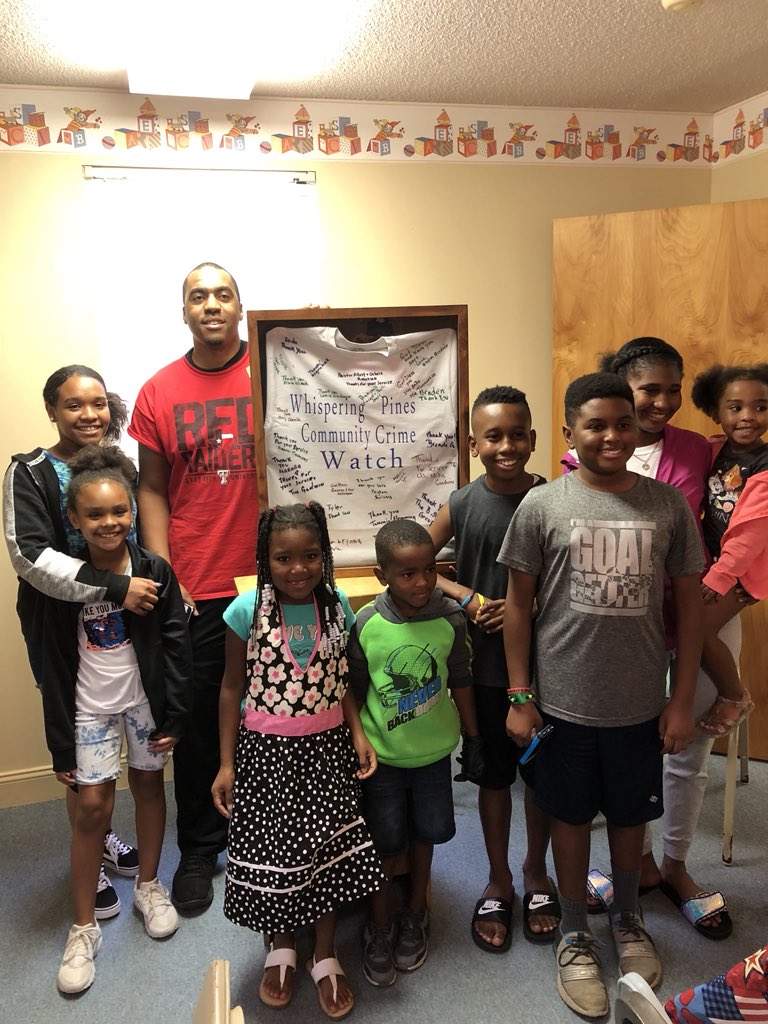 K_Law124's tweet image. Thank to the Whispering Pines Community for the farewell Fish Fry well wishes and new wall art! When your community acknowledges you it feels Great! 😊💯👮🏿‍♀️