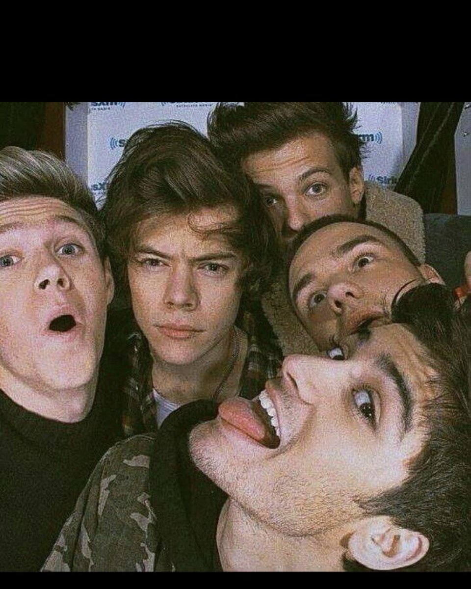 Brenda11305384's tweet photo. Los amo y los seguiré amando por mucho, mucho tiempo más. #8YearsOfOneDirection https://t.co/0fZLZVo04w