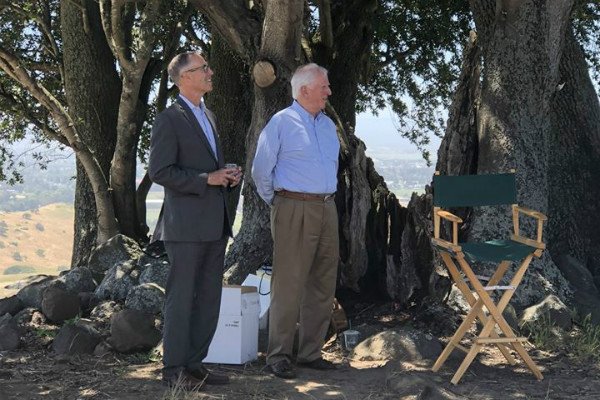 “A Gap on the Label" Thx to <a href="/bjbarrielle/">Barbara J Barrielle</a> for her story on <a href="/PetalumaGap/">Petaluma Gap</a> in @wineindustry
bit.ly/2Octf11  #wine <a href="/WorldofPinot/">World of Pinot Noir</a> <a href="/Sonomagrapes/">Sonoma Winegrowers</a>