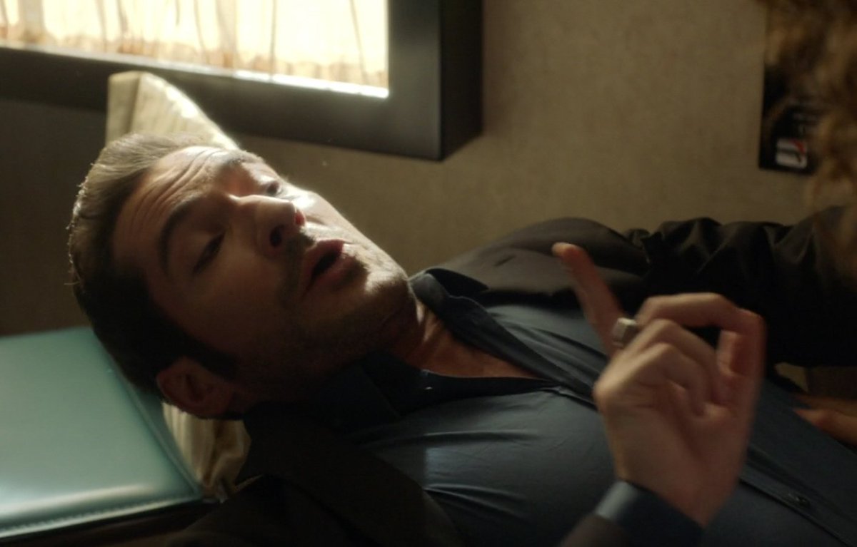 Beltane39226962's tweet photo. 05. From which episode of Lucifer is this pic? https://t.co/99cTcBD8c0