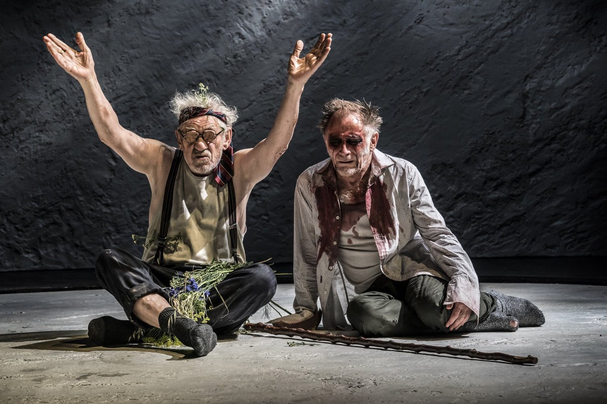 IanMcKellen's tweet image. Ian McKellen as King Lear and Danny Webb as Gloucester in KING-LEAR at the Duke of Yorks Theatre. Photo by Johann Persson perssonphotography.com