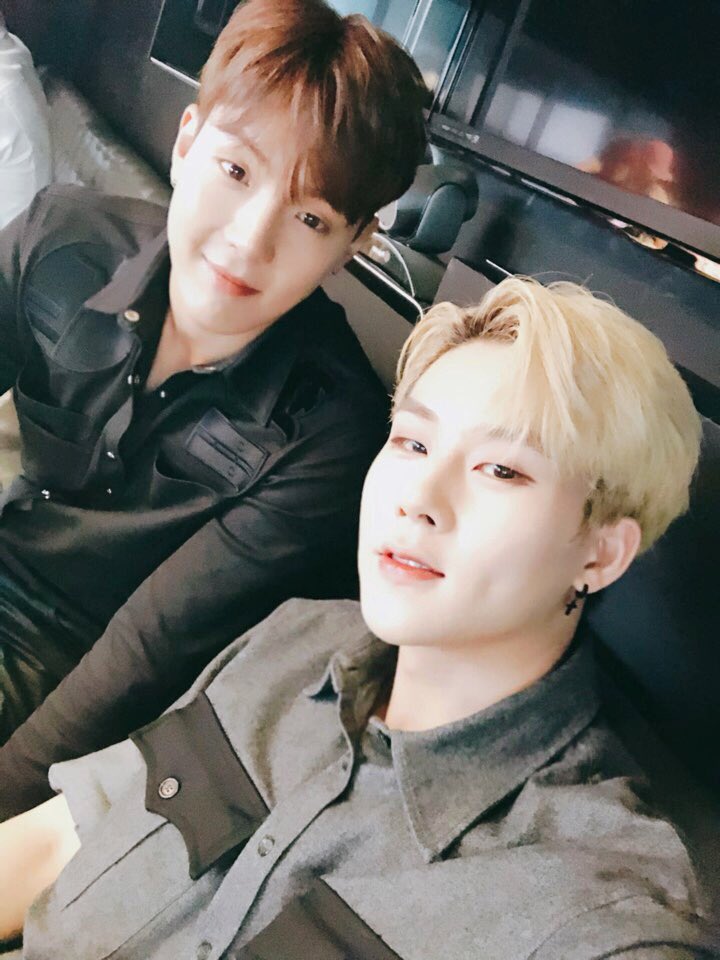 OfficialMONSTAX's tweet image. [#주헌] 사랑해 우리형아ㅋㅋ
그리고 여기 라디오도 너무 사랑해~ i heart radio❤️
#iheartradio