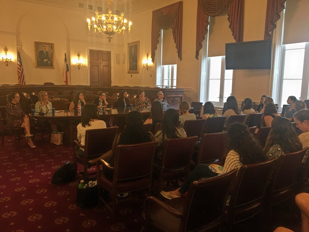 PiPhiNCAC's tweet photo. We’re just about to start the 2018 Intern and Young Alumna Networking panel! Follow #PiPhiProTips for updates throughout the panel. #DCPiPhi @PiBetaPhiHQ https://t.co/Emc18tE0U9