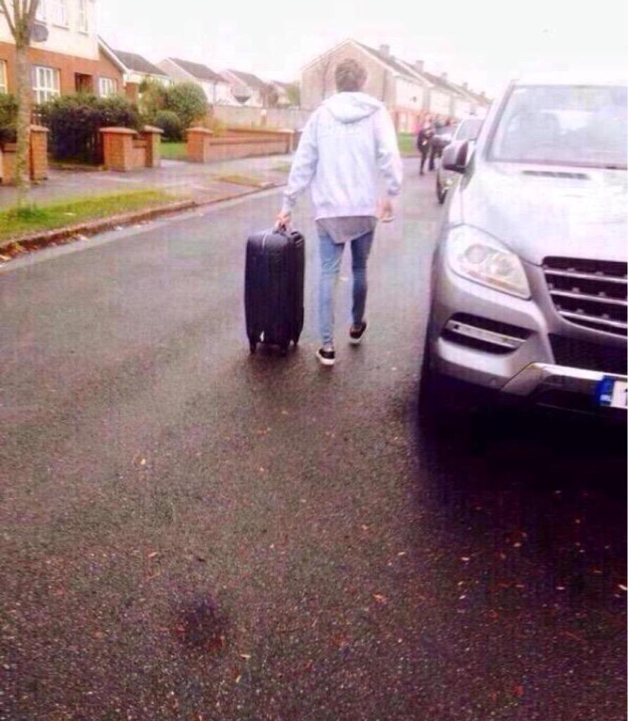 NiallGirl_and's tweet image. Gracias @onedirection 

Miren que hermoso fandom somos. Estafadas,  pero felices. 

IMAGINEMOS QUE INFINITY SALIÓ. BYE

#8YearsofOneDirection #INFINITYMV 

#TeenChoice #ChoiceFandom #Directioners @onedirection