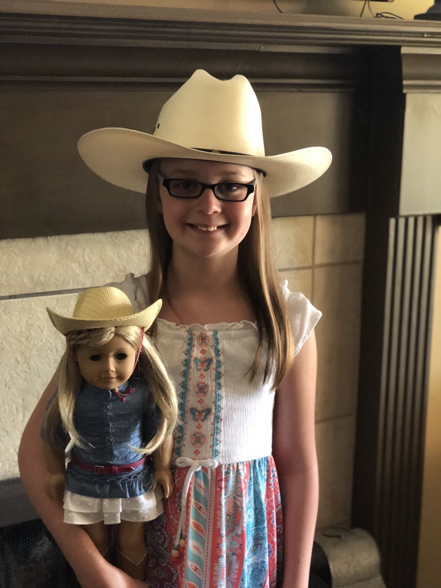 ewing_melanie's tweet photo. @Amber_Marshall I made my AG doll look like Amy! 🐎🐴❤️ 🤠 I love you on @HeartlandOnCBC From Lilah https://t.co/yPx1RvV48Q