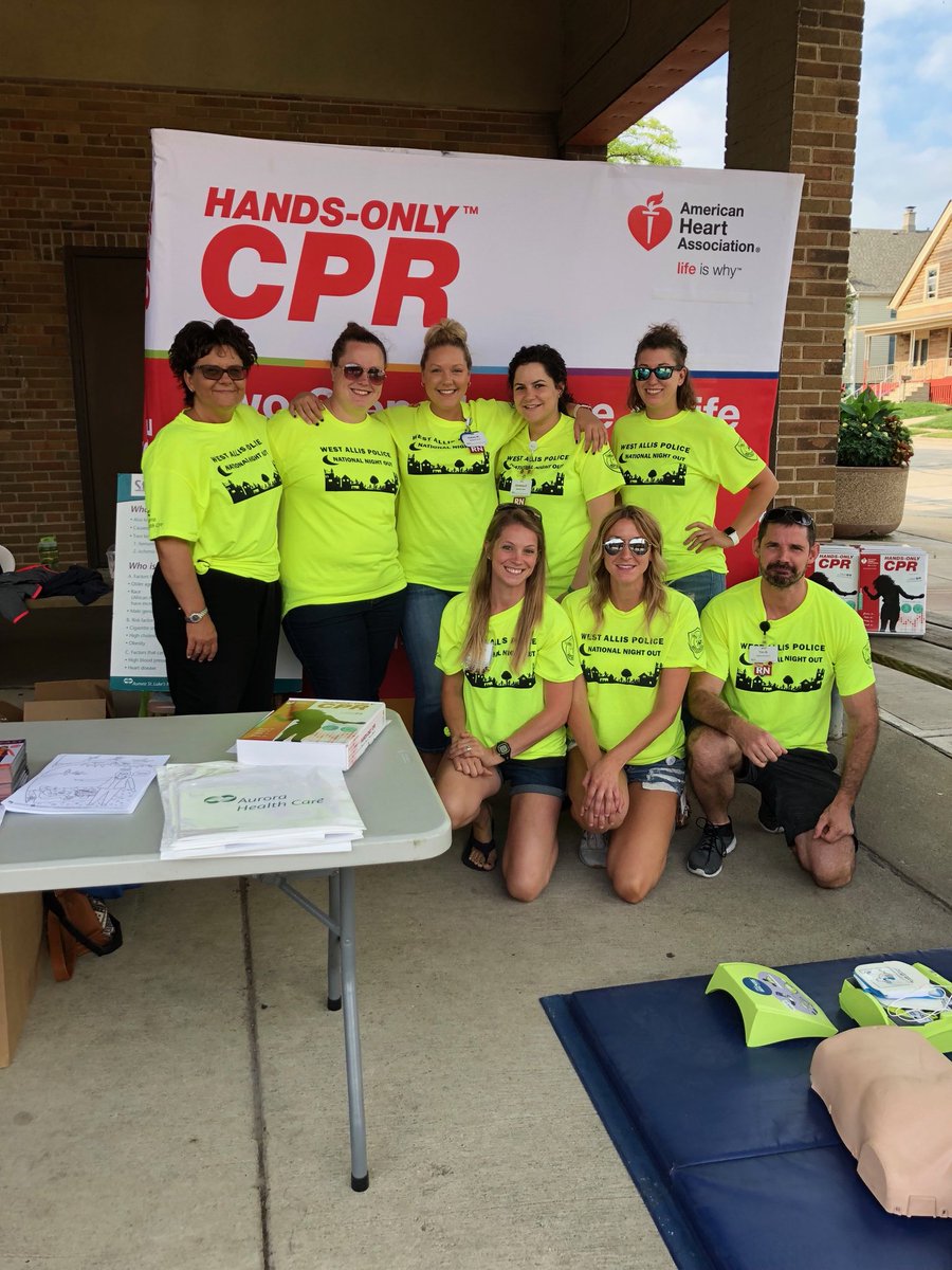 West_Allis_Fire's tweet photo. Our Emergency Dept RN’s from @Aurora_Health West Allis Medical Center getting the #HandsOnlyCPR &amp; @pulsepoint messages out!#NNO2018 #westallis https://t.co/neEBD1rp8y