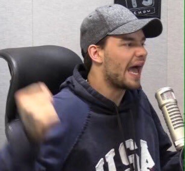 blckstrsss's tweet image. CADÊ MEU CLIPE @onedirection
????? NAO PASSEI O DIA INTEIRO CRIANDO TEORIA E ESPERANDO CADA TWEET PRA NADA 
#1DReleaseInfinityVideo