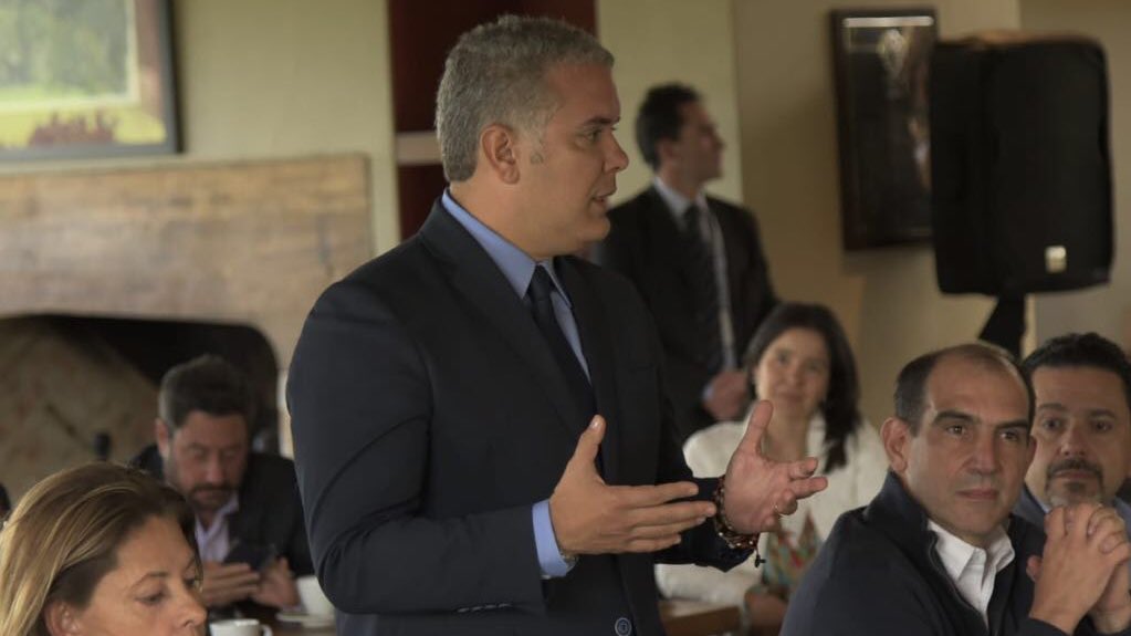IvanDuque's tweet photo. Realizamos nuestra primera reunión con el gabinete ministerial designado.  Establecimos los lineamientos de nuestro gobierno sobre los pilares de legalidad, emprendimiento y equidad, con ejes transversales en infraestructura, sostenibilidad ambiental e innovación. https://t.co/nhD5b89GwO