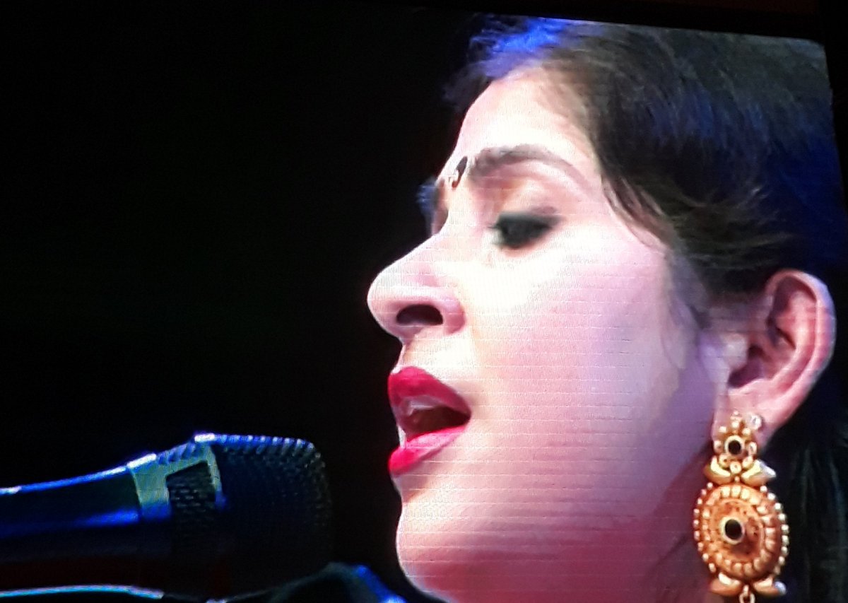 Meghodeepa's tweet photo. #BolavaVitthal Diaries Finale #Mumbai @Singer_kaushiki #JayateerthMevundi #RahulDeshpande #AnandBhate #SatyajitTalwalkar #AjayJoglekar #SAkash #AdityaOak #PanchamNishad https://t.co/yc8KdpN3En
