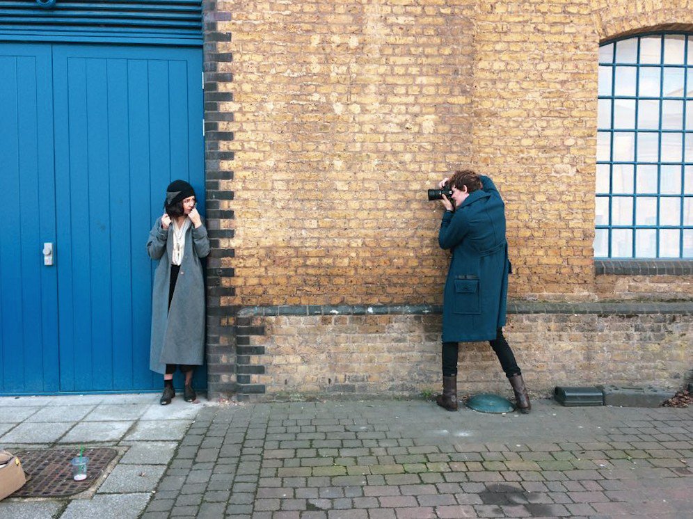 matteleventh's tweet image. Hyped for @FantasticBeasts 2, so edited another pic from the photoshoot last year. So here's @starbitcosplay showing us her sneakiest Tina Goldstein. Bonus BTS photo as well!
#spymode #cosplay #FantasticBeasts @ShareMyCosplay