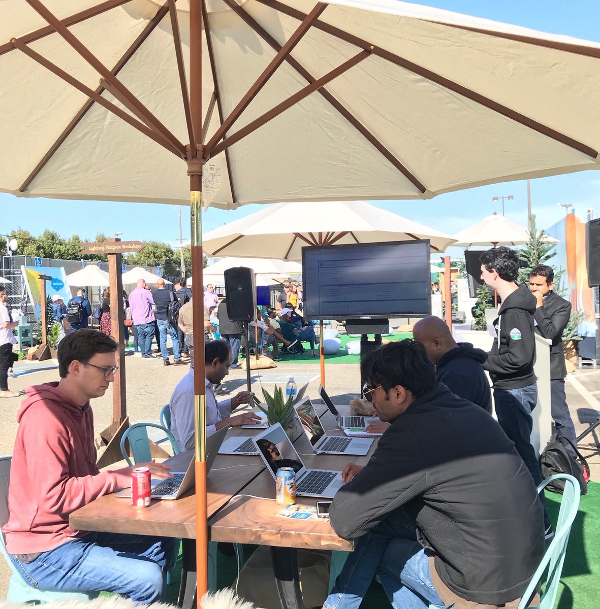 CodeyBlockParty's tweet photo. Codeyโs Summer Block Party in NYC is happening RAIN OR SHINE! ๐งโ๏ธ Join @SalesforceforIT indoors on Wednesday, July 25th at The Altman Building for the learning, food & drink, and celebration everyone is talking about!
Register Now: https://t.co/10fJrBzGbf
#CodeyFromTheBlock https://t.co/tiDssiGHbg