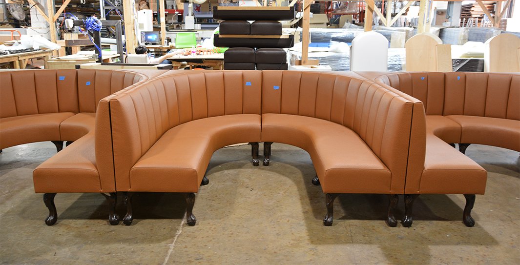 MaxsunGroup's tweet image. U Shaped Booths for Stella #booth #banquette