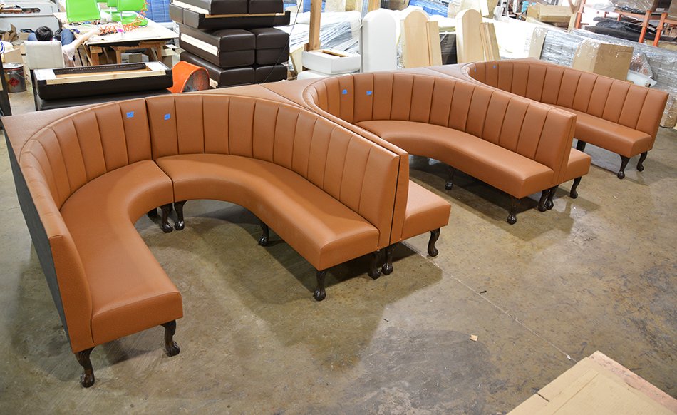 MaxsunGroup's tweet image. U Shaped Booths for Stella #booth #banquette