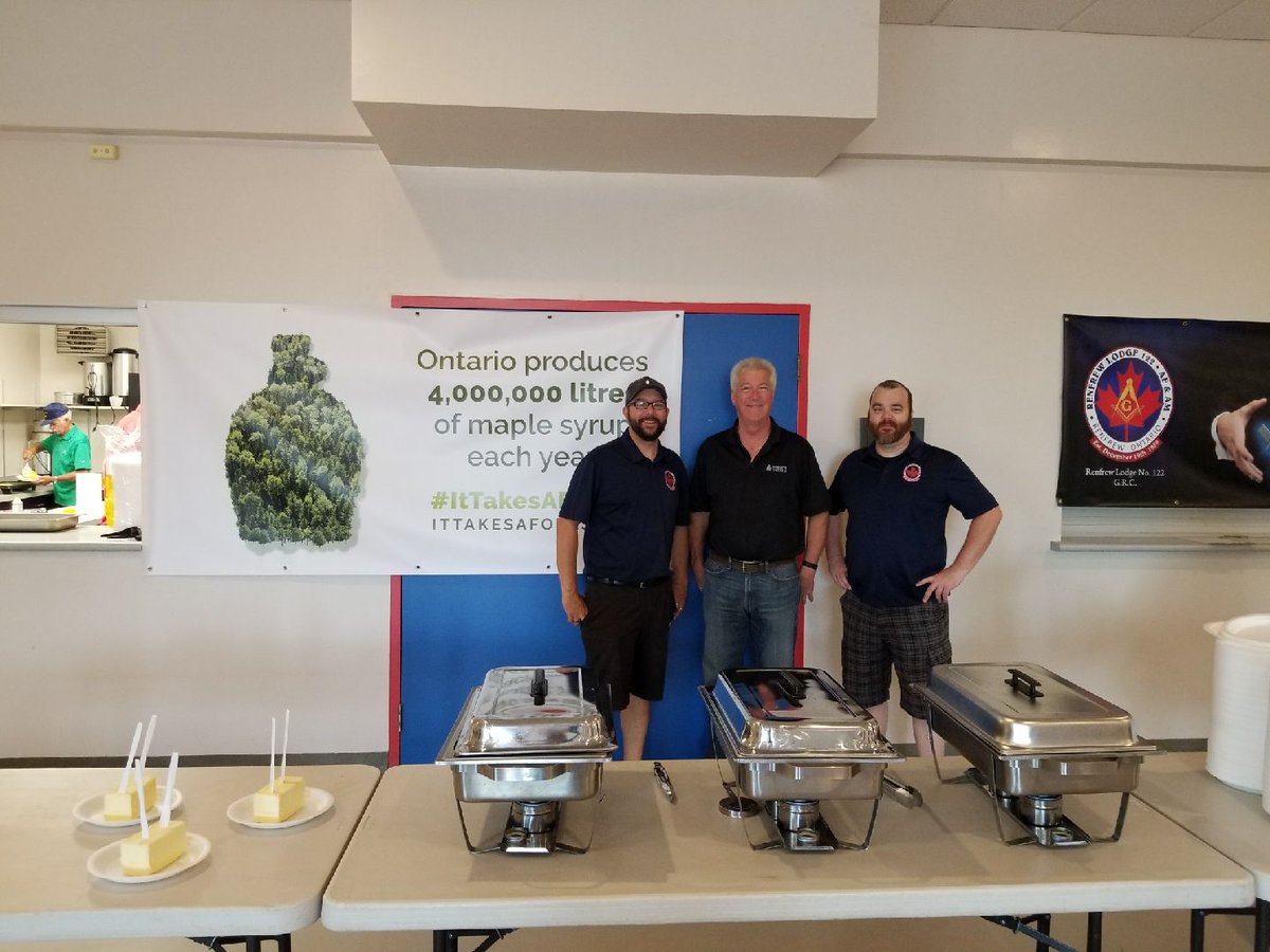 forestscanada's tweet photo. We had an amazing time at the #SawTech Expo in @RenfrewCounty this weekend, celebrating the legacy of forests and forestry in the region. Special thanks to Renfrew Masonic Lodge 122 and Mapleside Sugar Bush for making our #ItTakesAForest pancake breakfast a huge success. https://t.co/Y2XI2YaoZ5