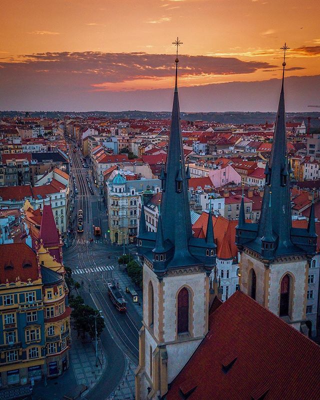 alanisko's tweet photo. BirdView of Strossmayer square and Milady Horakove street in Prague’s neighborhood called Letná at yesterday’s epic sunset 🌅 🇨🇿😉#travel #Prague #church #djiglobal #thisisprague #czechrepublic #prague #borderlesscollective https://t.co/grwdODwudX https://t.co/orWBDbc8ep