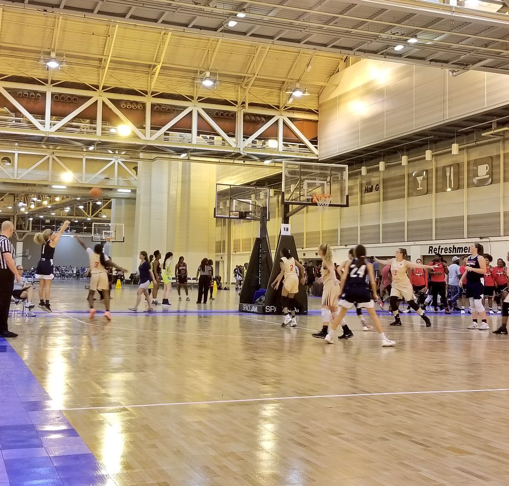 YL_Morlan's tweet photo. Game 1 ✔ 69-63 W #grind https://t.co/EGagF7X7hO