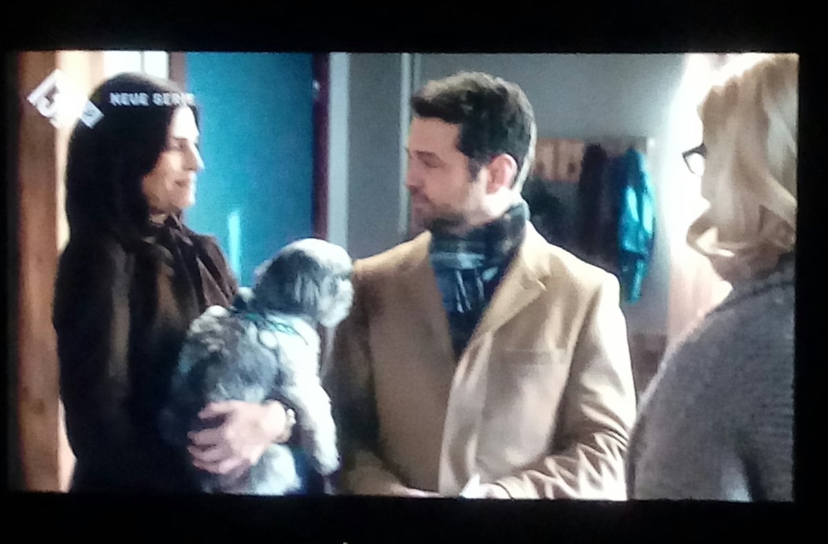Patricia__Braun's tweet photo. Monday = my new fav Day of the Week cause 2 Episodes #Privateeyes #Germanytv @Jason_Priestley @CindyMSampson 😘😍💓 1.03&04 @13thStreetDE #besttvshow #iloveit #JasonPriestley #CindySampson 🏆💓 https://t.co/3c7VjeTdbO