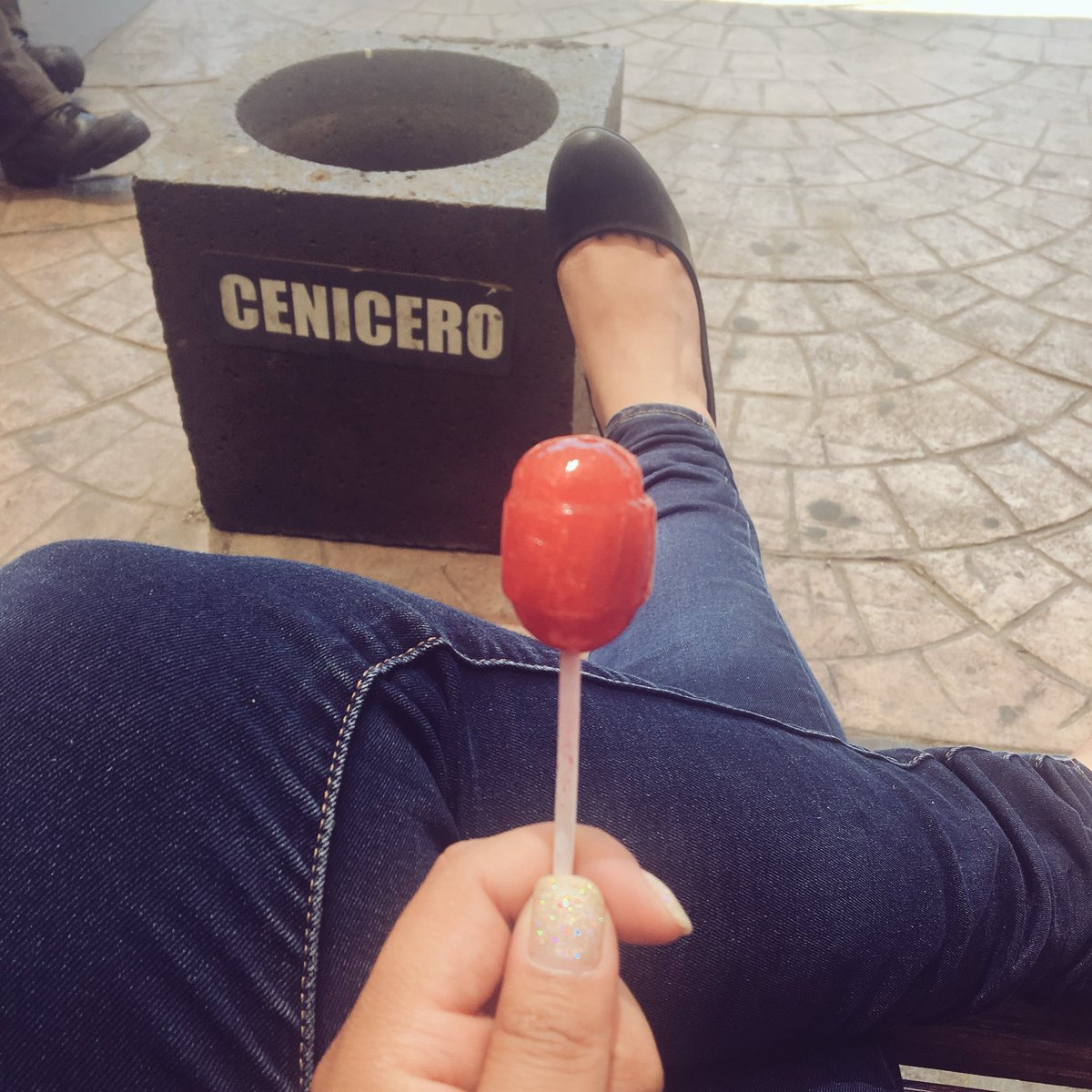 aluxzzz's tweet photo. Dulce > cigarro #CandyWin https://t.co/p3oy7yLR9d