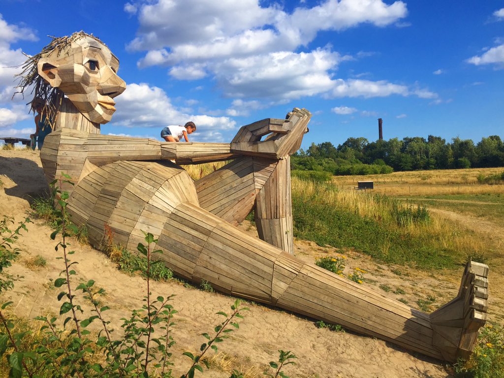 Bosques animados. #Copenhague <a href="/visitcopenhagen/">VisitCopenhagen</a> #Copenhagen #Dinamarca #viajarconniños #travelwithkids #lafotodeldía #escapada #vuelo #viajeros #travel #traveller #travelphoto #picture #pictureoftheday #photo #photooftheday #instagram #instagramers #instatravel #mochilero
