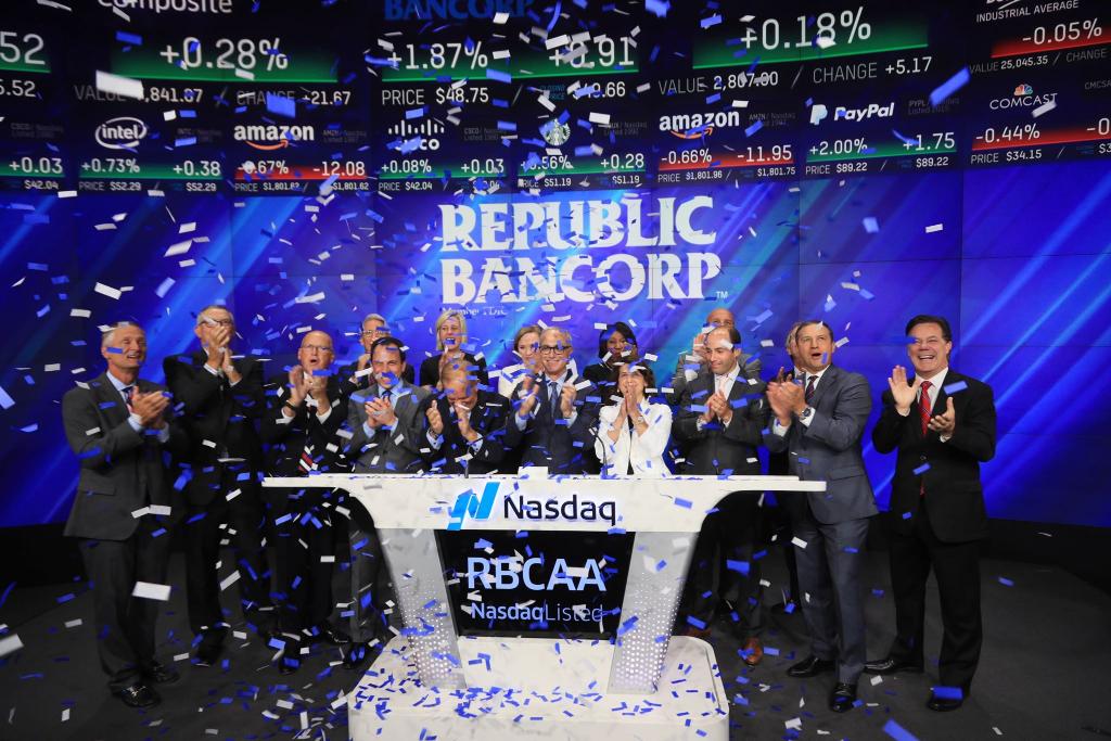 NasdaqExchange's tweet photo. Thank you to @RepublicBank for ringing the Nasdaq Closing Bell on its 20 year listing anniversary! 🎉 https://t.co/yXC9WlOxAB