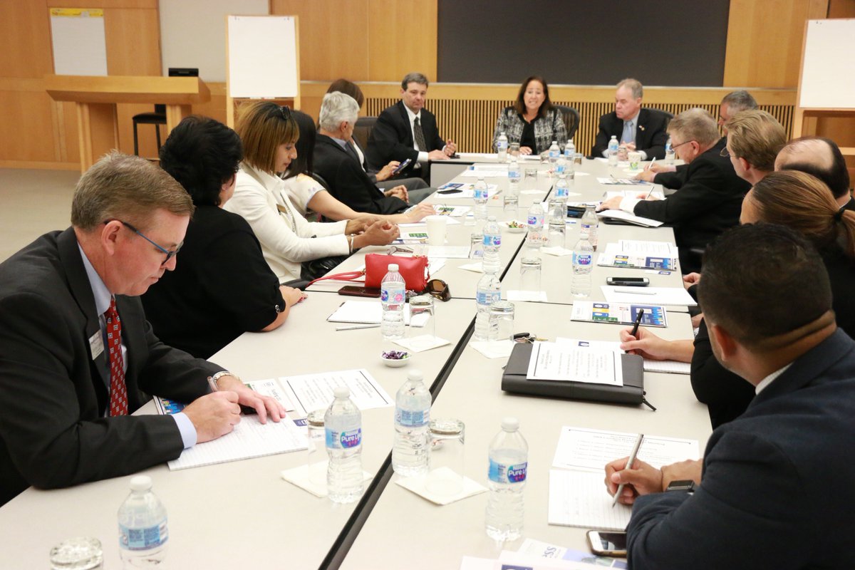 SBA_NewYork's tweet photo. Great story in @HVnewsnetwork covering last week's lenders' round-table with @rocklandgov. Thank you County Executive Day, @nysbdc,  @SCOREMentors &amp; all the #SmallBusiness lenders for joining us. Read the article here --> https://t.co/PGhPwXqWbp https://t.co/JEX1ClrKjQ