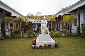 Hotel La Casa del Marqués de Comillas, joya artística e histórica en el corazón del mágico Comitán

Si vienes a #Comitán te damos una opción de hospedaje. Cuenta con habitaciones de estilo colonial se combina con detalles Franceses. lacasadelmarquesdecomillas.com