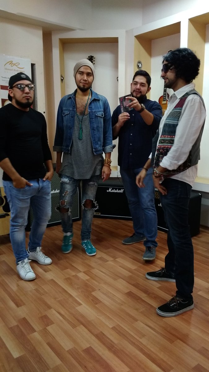 Hoy nos acompaño <a href="/auralmx/">Aural</a> en la grabación de programa 🎤🎶