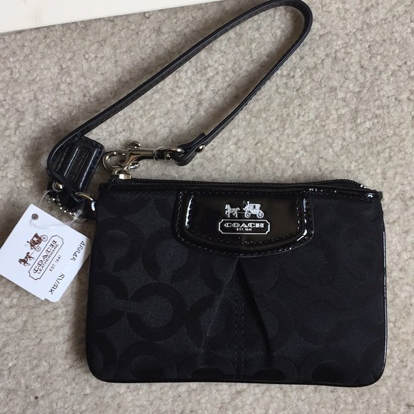 singlemom_org's tweet photo. So good I had to share! Check out all the items I'm loving on @Poshmarkapp from @kaynuge #poshmark #fashion #style #shopmycloset #kyliecosmetics #coach #merona: https://t.co/3Or1gPJQlE https://t.co/vPMHIQ2hQU