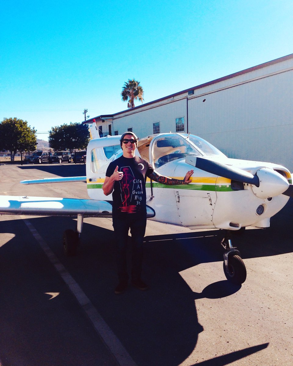 ptvjaime's tweet image. After 4 years of on and off training, countless study hours and practice, I’ve finally done it! Childhood dream come true. I passed my final check ride today and now I can officially say I’m fucking pilot! So pumped! 👨🏻✈️🤘🏼✈️🤙🏼