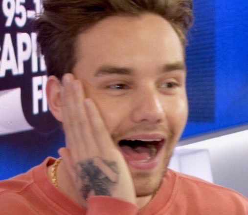 adorelwthes's tweet image. ESTO ES LO QUE QUEDA SI JUNTAMOS TODOS LOS TWEETS DE @/onedirection  LPM ESTO NO PUEDE A VER SID HECHO AL AZAR, CHICXS MI CORAZÓN NO DA MAS 
LITERAL SOLO FALTA EL OCTAVO TWEET YA. MI CORAZON GRITA LARRY perdón 
#8YearOfOneDirection