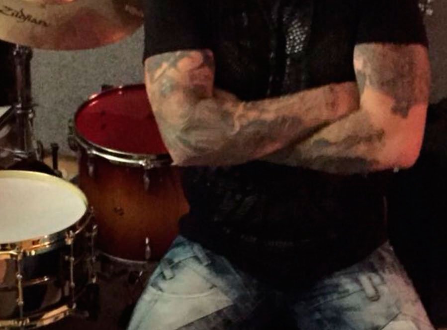 MAGODEOZOFIC's tweet image. ❌MAGO EMPIEZA LA GRABACIÓN DE SU ÚLTIMO DISCO LLAMADO….❌

➡️bit.ly/2uIqyfq

#MägodeOz #StayOz #Hastaqueelcuerpoaguante #Nuevodisco #Enelestudio #heavy #heavymetal