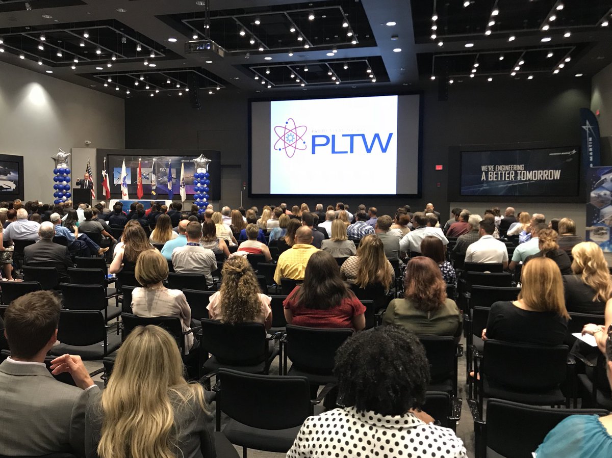 KellerISD's tweet photo. Excited to announce that 13 students from Keller ISD will be starting their journey as @LockheedMartin interns through a @PLTWorg program designed to develop future engineers for the organization. #InternSigningDay #CelebrateKISD https://t.co/SdawlKVKfs