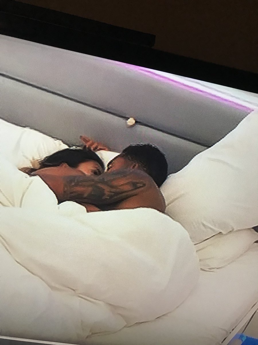 ShariSchroeder's tweet photo. @LoveIsland is it just me or does josh’s tattoo look like a hand holding a penis 😂 #justsaying https://t.co/pwujtFdenz