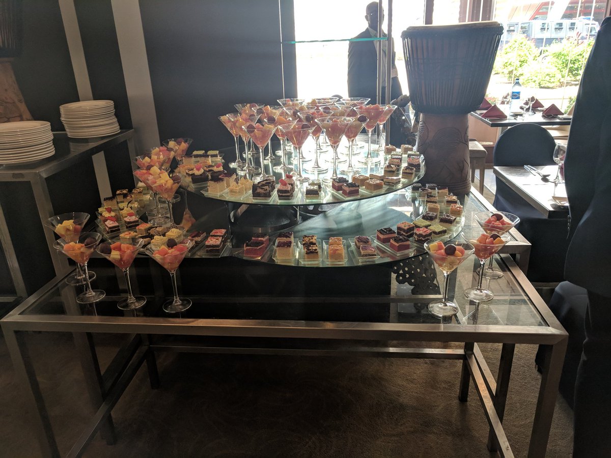 SNOSSA1's tweet photo. Day 2 lunch was even better than day 1! #SNOSSA #SNOSSA2018 #CAANS #CAANS2018 @nstumorsection @Elekta @JNCILtd @Novocure @theIBTA @NeuroOnc https://t.co/wJGgwjU44Z
