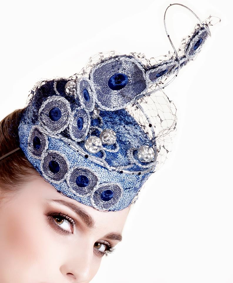LalluChic's tweet photo. Wiemy, że uwielbiacie toczki. "Le Bal des Débutantes" z kolekcji LE CHIC PARISIEN odleciał dawno temu, ale z chęcią stworzymy taką formę do Twojej kreacji. Zapraszamy do Atelier!#lalluchic #modystka #kapeluszewarszawa #toczek #pracowniakapeluszy #couturemilliner #millinerywarsaw https://t.co/mFOZ8lsfZR
