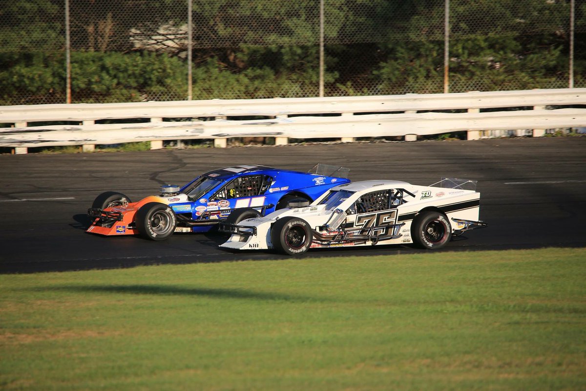 StaffordSpeedwy's tweet photo. Great Rookie battle underway between these two. Just 6 points separates @david_arute and @MattVassar69 for the coveted SK Modified rookie of the year crown. 9 races to go in 2018, who's your pick for NAPA Auto Parts Rookie of the Year? #Arute #Vassar #SKmods #PickEm #nascar https://t.co/cTzs9AjQ3s