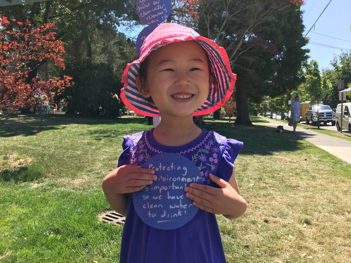 BluedotV's tweet photo. Everyone in Canada deserves to have the #right2healthyenv. @JustinTrudeau @theJagmeetSingh @ElizabethMay @AndrewScheer will you include a federal environmental bill of rights in your election platforms to protect us and future generations? @DavidSuzukiFDN https://t.co/AxMIePQbvw