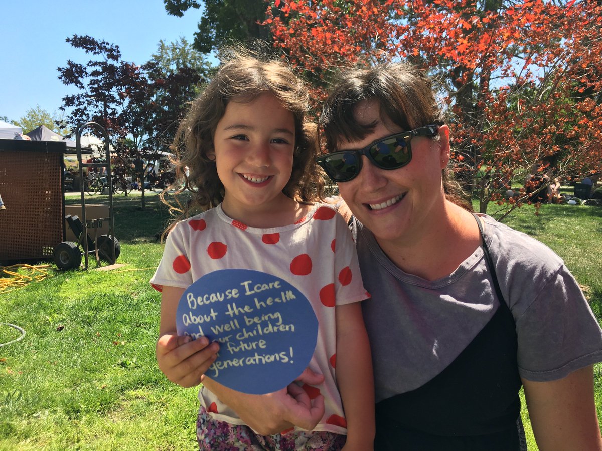 BluedotV's tweet photo. Everyone in Canada deserves to have the #right2healthyenv. @JustinTrudeau @theJagmeetSingh @ElizabethMay @AndrewScheer will you include a federal environmental bill of rights in your election platforms to protect us and future generations? @DavidSuzukiFDN https://t.co/jjc0umpZiQ