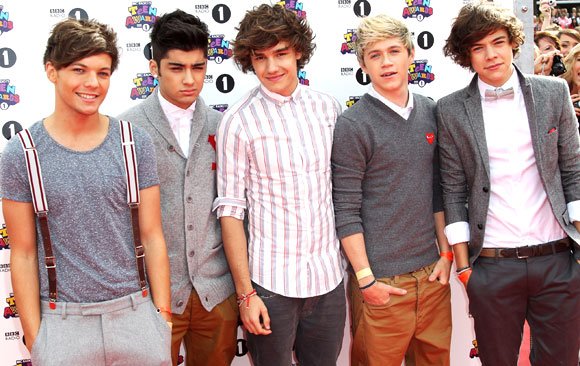 ConexaoLiamP's tweet image. Hoje a One Direction faz 8 anos e para comemorar a @radiofanbra fara um especial de duas horas e esperamos que todas as directioners estejam la para esses especial.

#8YearsofOneDirection

A tag para pedirem as músicas é #1DFan