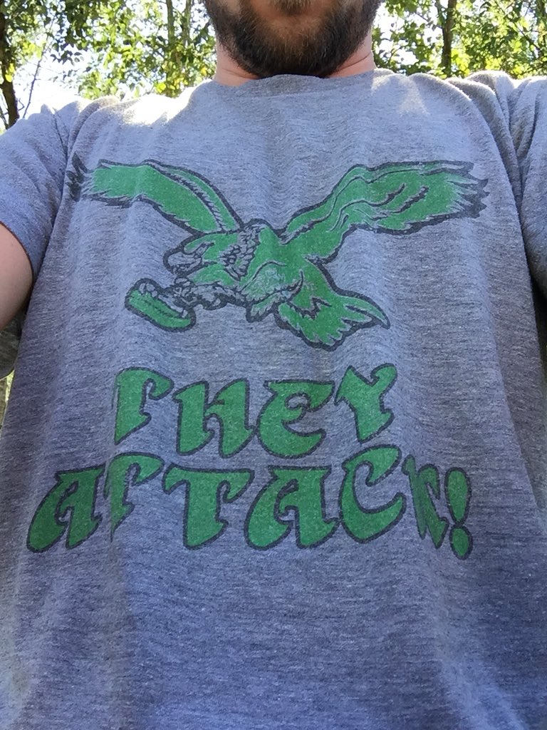 PeteLikesPhish's tweet photo. @Dianna_2Ns Itโs always an instant winner of a show when the band plays your shirt
#GoBirds #FeatheredCreatures https://t.co/pm1pMqd4of