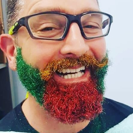 Glitter isn't just for the girls at your party the boys can get a glitter beard #theglitterbar #glitter #glittermakeup #mua #makeup #cheshirelife #cheshiremakeup #glitterbeard